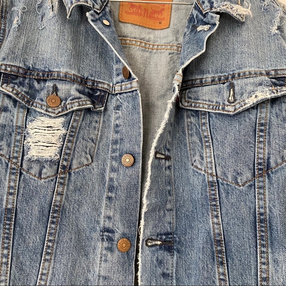 LEVIS Super Distressed Denim Jacket - Picture 5 of 8